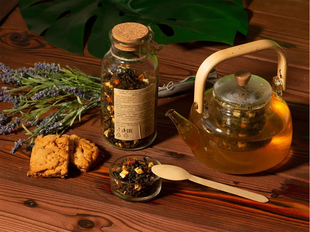 Чай зеленый с соком ананаса и кусочками яблока/облепихи