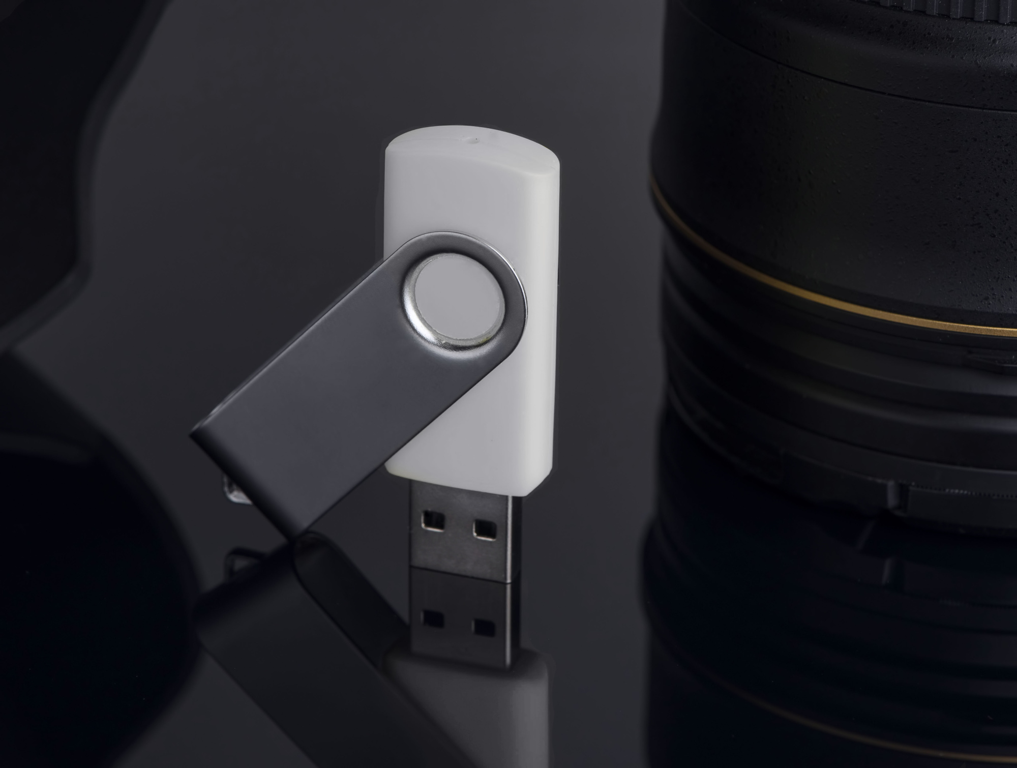 USB flash-карта DOT (8Гб), белый, 5,8х2х1,1см,пластик металл